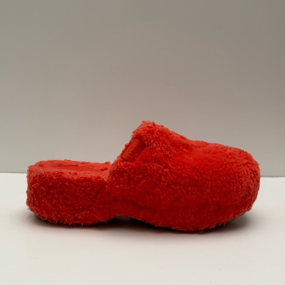 Ugg Clog Furry - Picture 1 of 8